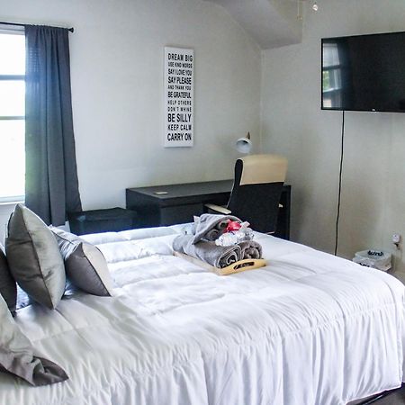 Master Bedroom In Home Away From Home 底特律 外观 照片